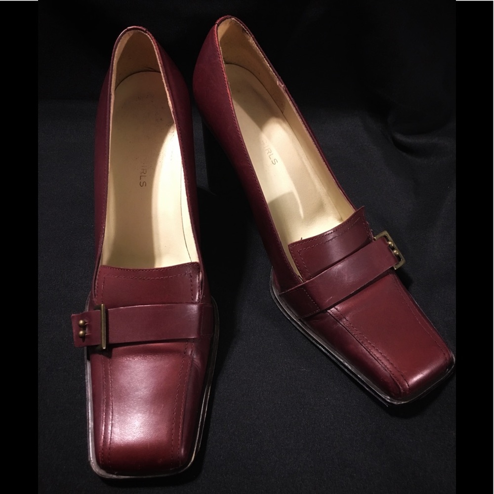 BCBGIrls Burgundy heels